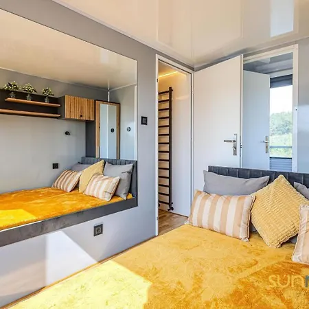 Traumzeitboot Helmut - Exklusiver Festlieger In Perfekter Lage Am Scharmuetzelsee *