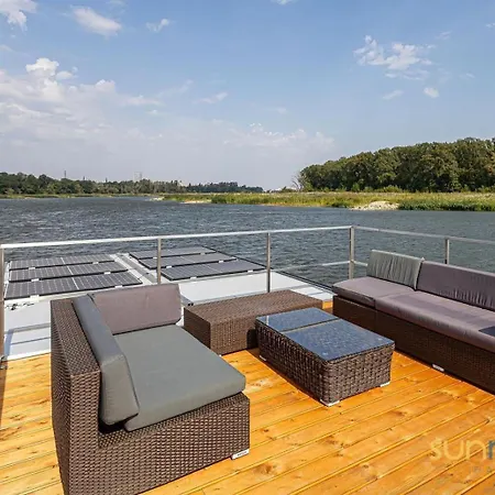 Botel Traumzeitboot3 Auf Dem Scharmuetzelsee *