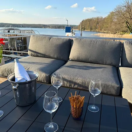 Πλωτό κατάλυμα Hausboot Traumzeitboot Helmut - Exklusiver Festlieger In Perfekter Lage Am Scharmuetzelsee *
