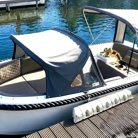 Πλωτό κατάλυμα Hausboot Traumzeitboot Helmut - Exklusiver Festlieger In Perfekter Lage Am Scharmuetzelsee *
