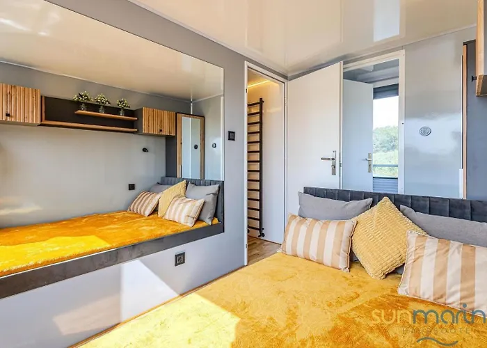 Traumzeitboot Helmut - Exklusiver Festlieger In Perfekter Lage Am Scharmuetzelsee *