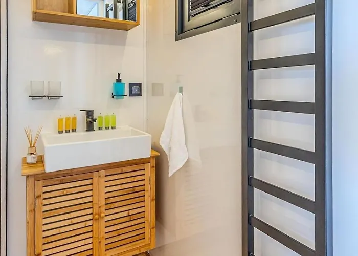 Traumzeitboot Helmut - Exklusiver Festlieger In Perfekter Lage Am Scharmuetzelsee Bad Saarow